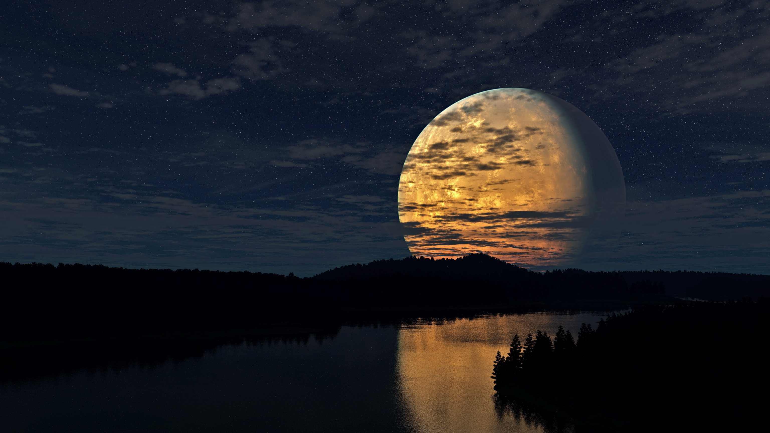 唯美夜空中的月亮+河倒影图片
