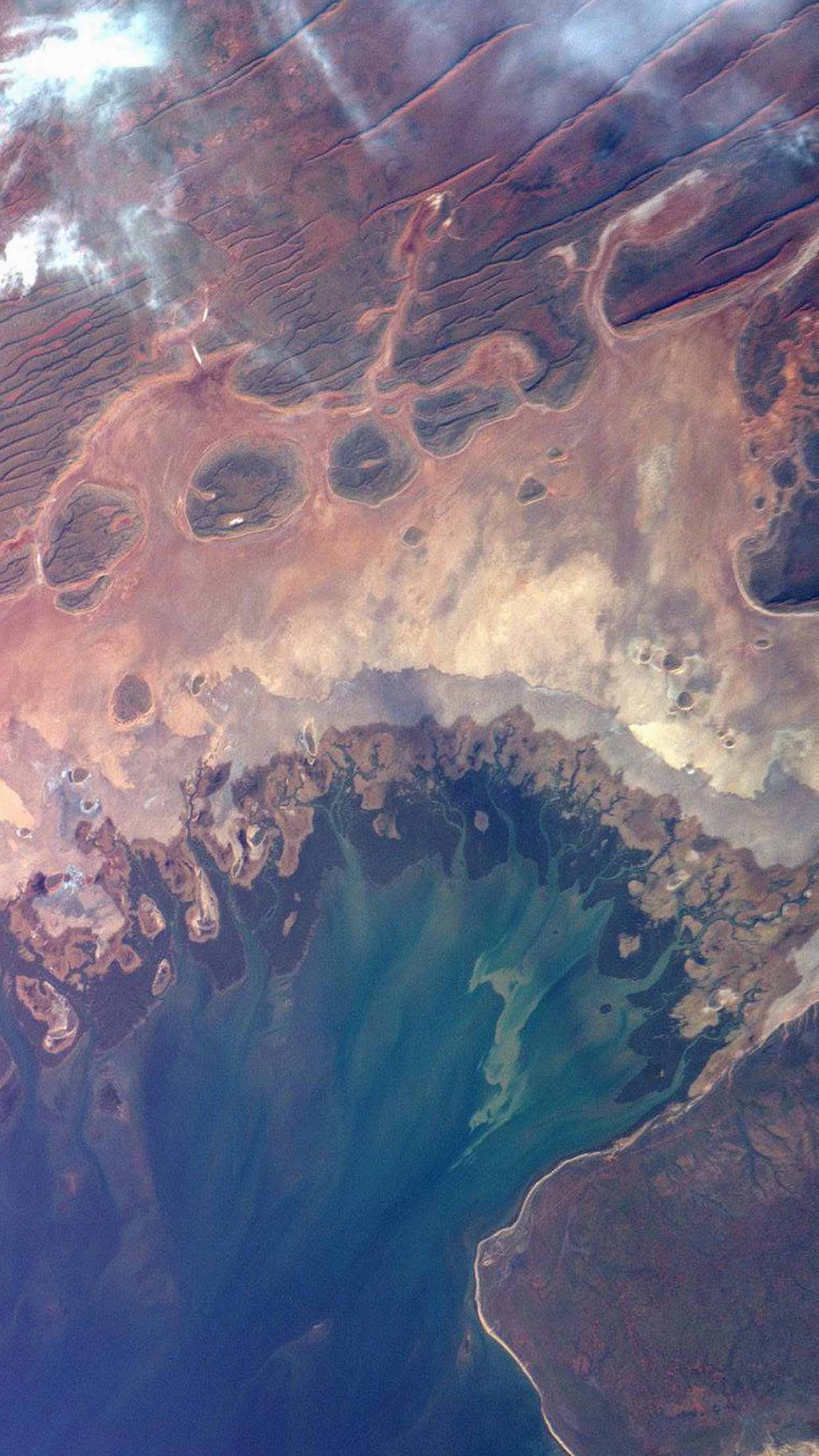 卫星拍摄的地球海滩图片