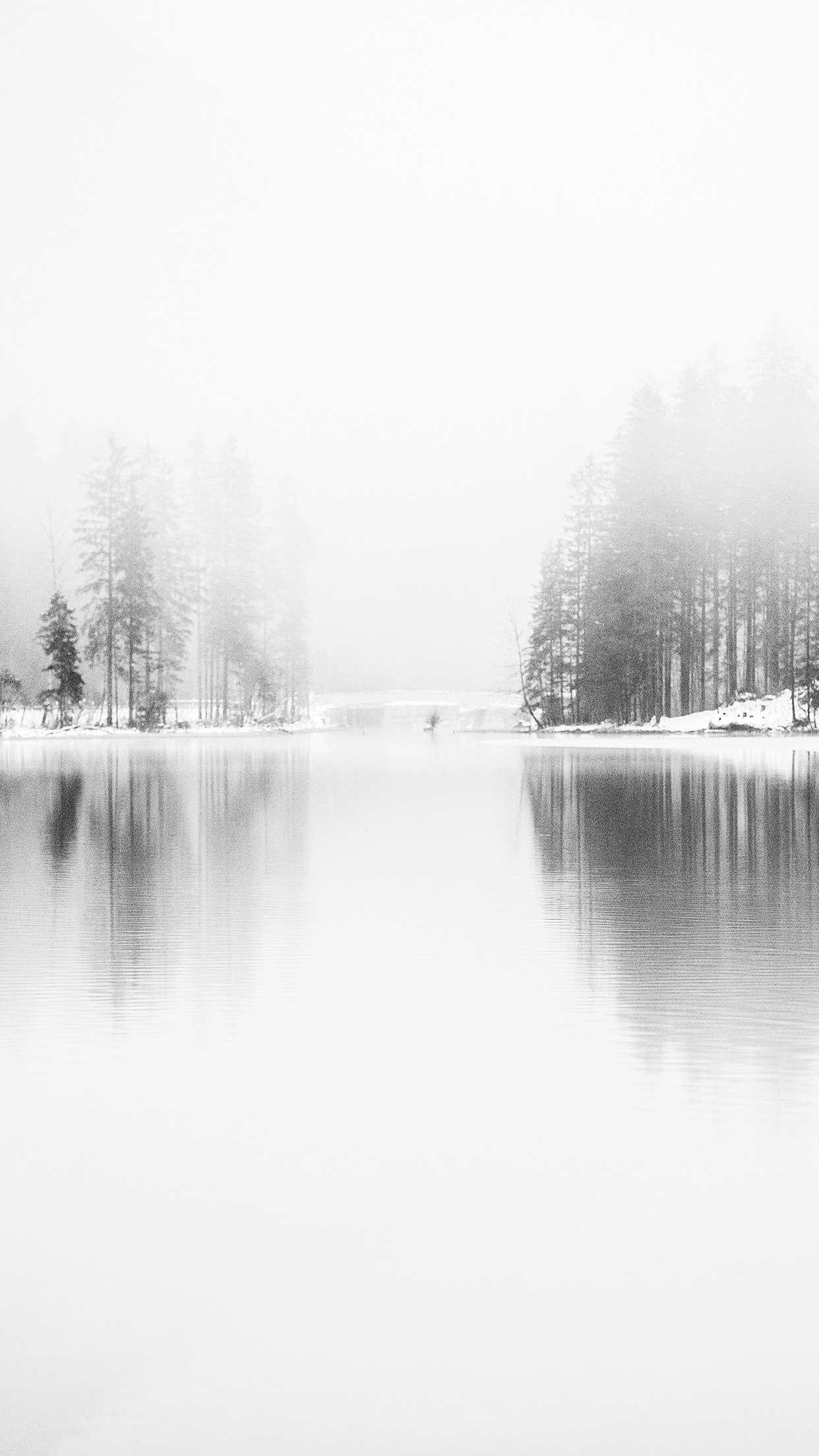 雪山上的湖泊很唯美的手机壁纸